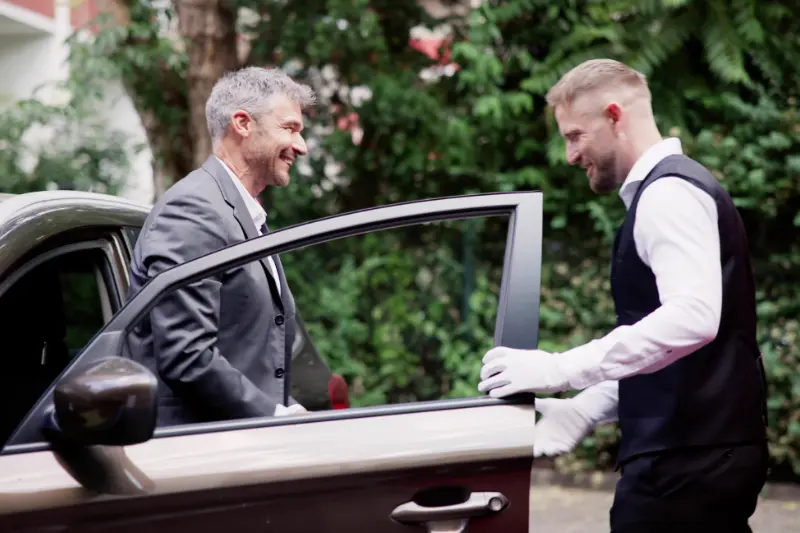 mobile tipping at a valet stand